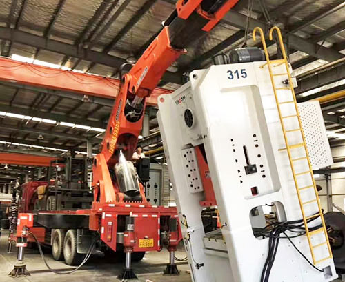 徐闻附近随车吊出租，轻松解决运输难题