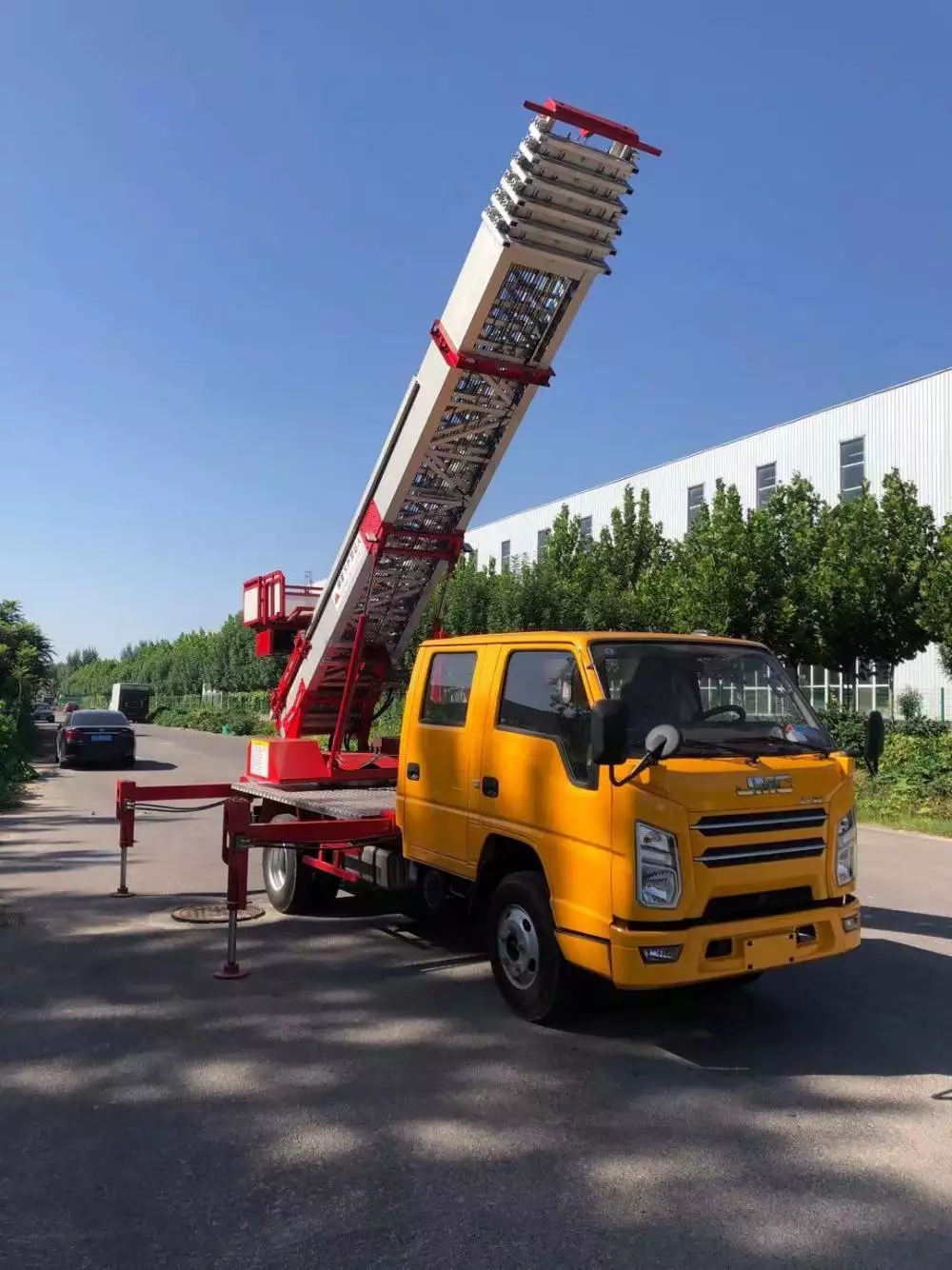 徐闻附近的云梯车出租服务：轻松解决高空作业需求